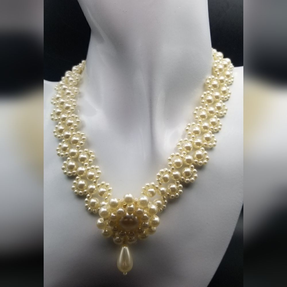 Victorian crochet pearl cluster elegant luxurious necklace N315